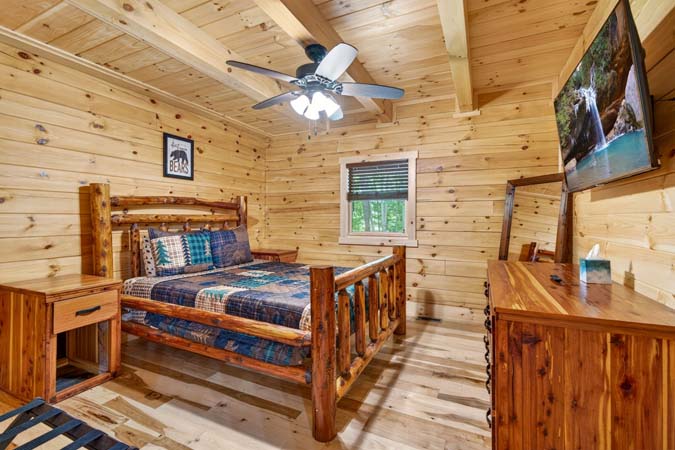 Fully equipped kitchen for preparing meals during your Hocking Hills stay