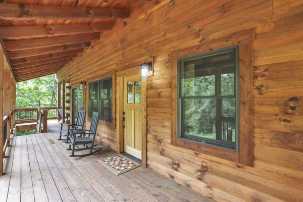 Shagbark Hickory Ridge, Hocking Hills — private hot tub with the jets running