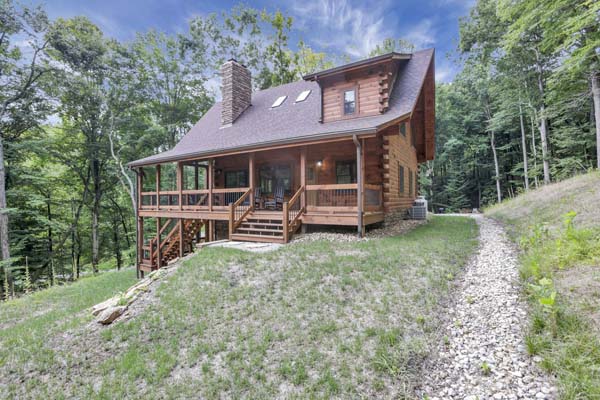 Shagbark Hickory Ridge, Hocking Hills — rear and side view showing both decks and the hot tub