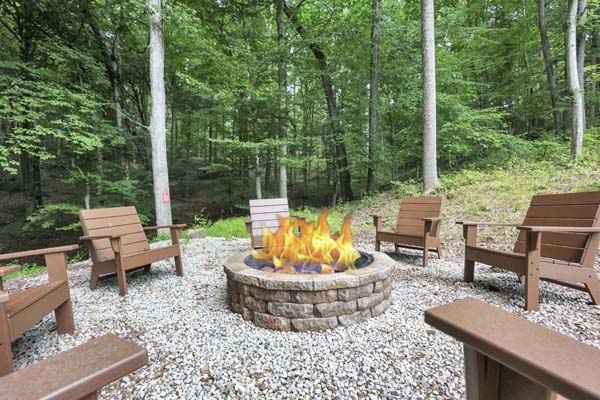 Shagbark Hickory Ridge, Hocking Hills — gravel fire pit area with the grill