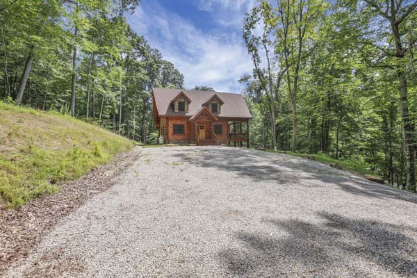 Shagbark Hickory Ridge, Hocking Hills — the cabin at the top of the gravel drive